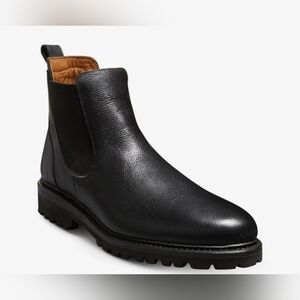 Size. 10.5  D. Allen Edmonds Men's Black Leather Chelsea Boot Brand:Retail. 556$